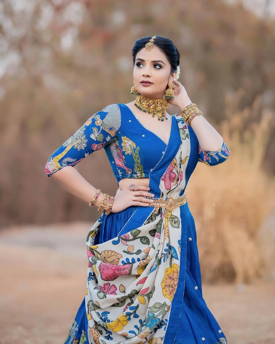 Indian TV Actress Sreemukhi Pics in Blue Lehenga Choli